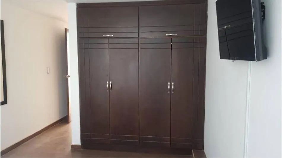 Alcoba Con Bano Privado Cerca Al Aeropuerto Guest house Bogota